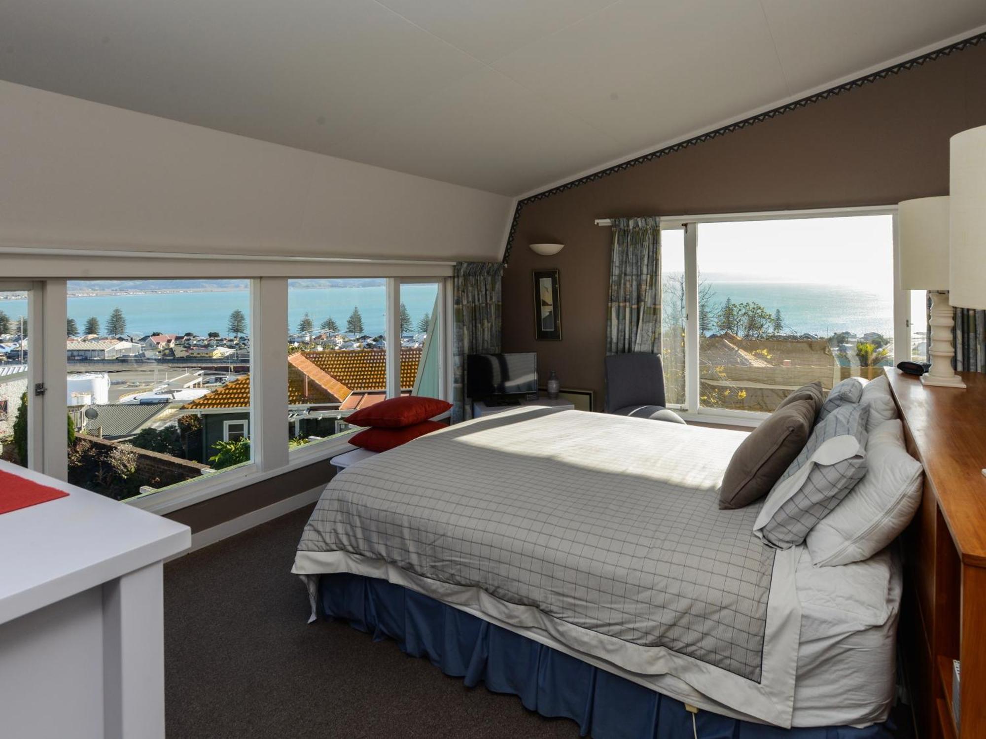 Jacaranda Lodge - Napier Hill Holiday Home Экстерьер фото